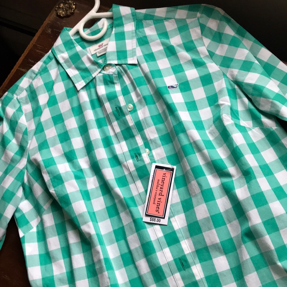 NWT Vineyard Vines button down - Picture 2 of 8
